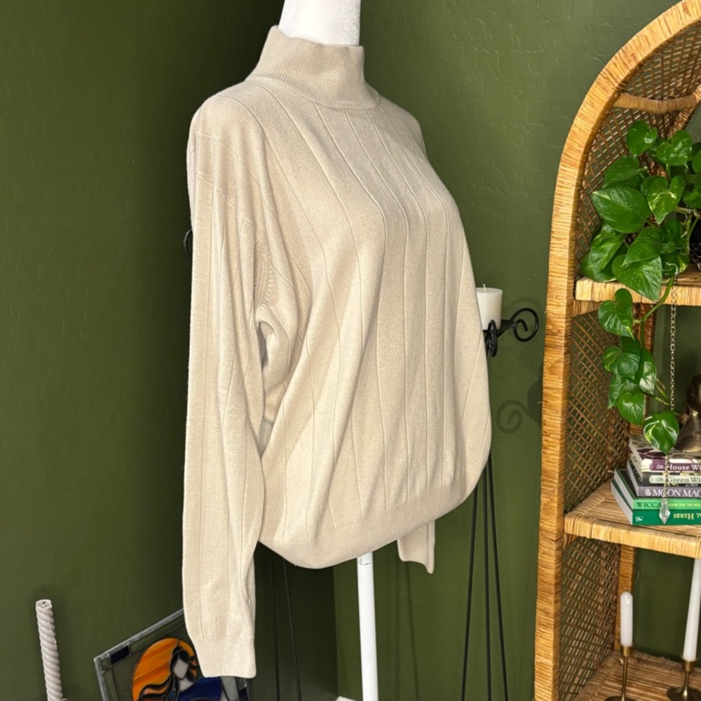 VTG Milano Soft Long Sleeve Mod Cream Turtleneck Sweater